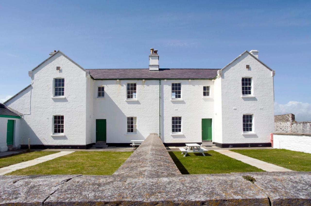 Galley Head Lightkeeper'S Houses Donoure Exterior photo