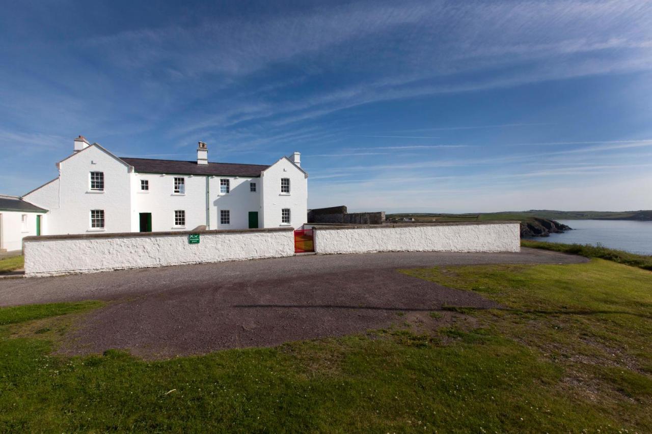Galley Head Lightkeeper'S Houses Donoure Exterior photo